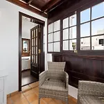 Cosy Alegranza 105, Communal Pool, Private Garden * Плайя-Бланка