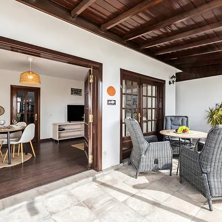 Home2book Serene Canary Style House, Garden & Pool Tatil Evi Playa Blanca