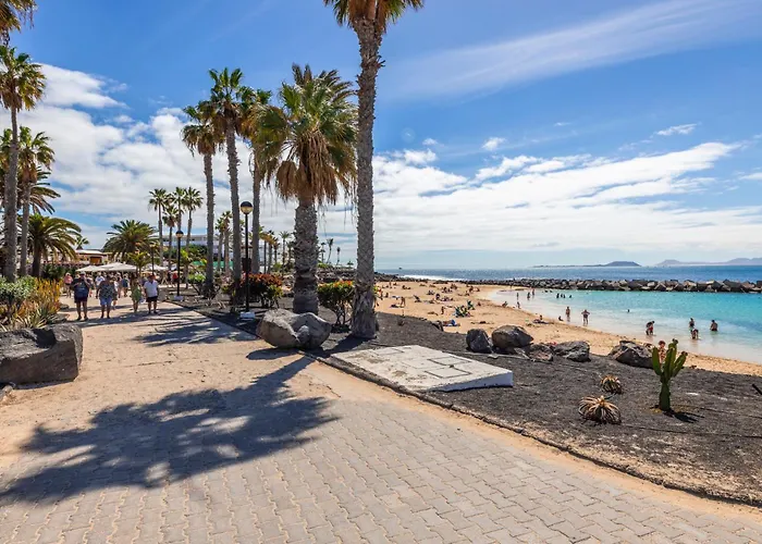 Cosy Villa Alegranza 105, Communal Pool, Private Garden * Playa Blanca (Lanzarote)