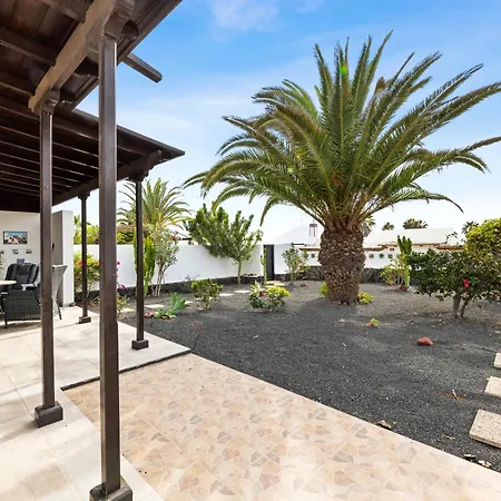 Holiday home Home2book Serene Canary Style House, Garden & Pool Playa Blanca (Lanzarote)