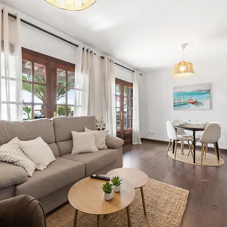 Cosy Alegranza 105, Communal Pool, Private Garden * פלאיה בלנקה