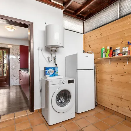 度假居 Cosy Villa Alegranza 105, Communal Pool, Private Garden