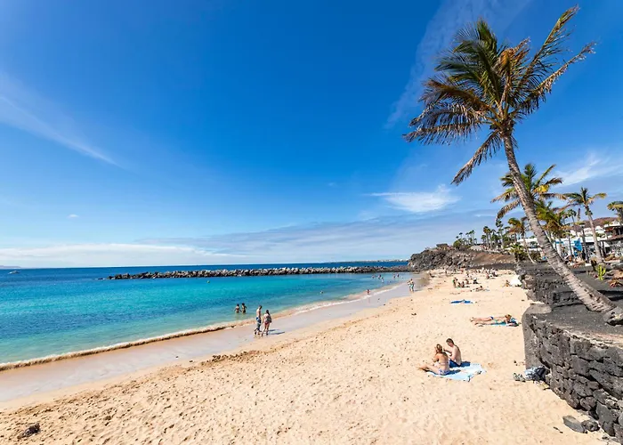 Cosy Villa Alegranza 105, Communal Pool, Private Garden * 普拉亚布兰卡