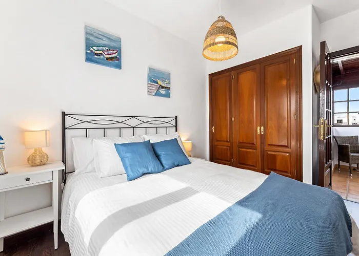 度假居 Cosy Villa Alegranza 105, Communal Pool, Private Garden